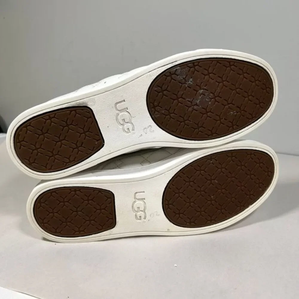 UGG Leather Quilted‎ Slip On Shoe Sneakers Womens 10 White